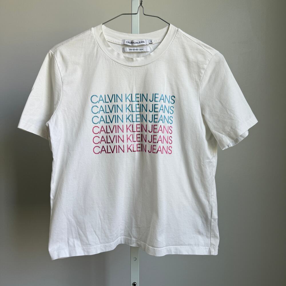 Calvin Klein sz‎ S white spell out T-shirt